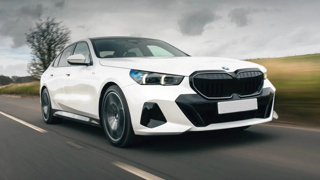 Giá Xe BMW 520i Lăn Bánh 2025