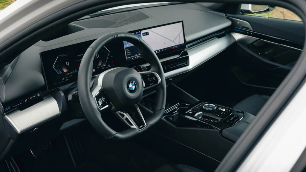 Nội Thất BMW 520i All New