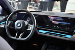 BMW 530i M Sport chất liệu da Veganza