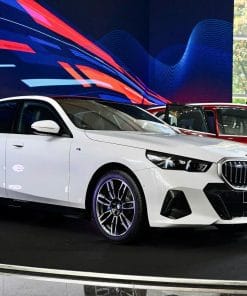BMW 530i M Sport Thân Xe BMW 530i M Sport Góc Cạnh và Thể Thao