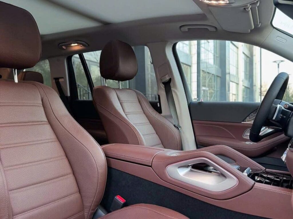 Mercedes-Benz GLS 450 Màu Đen: Định Nghĩa Sự Lịch Lãm Và Quyền Lực 2025 Mercedes GLS 450 Màu Đen