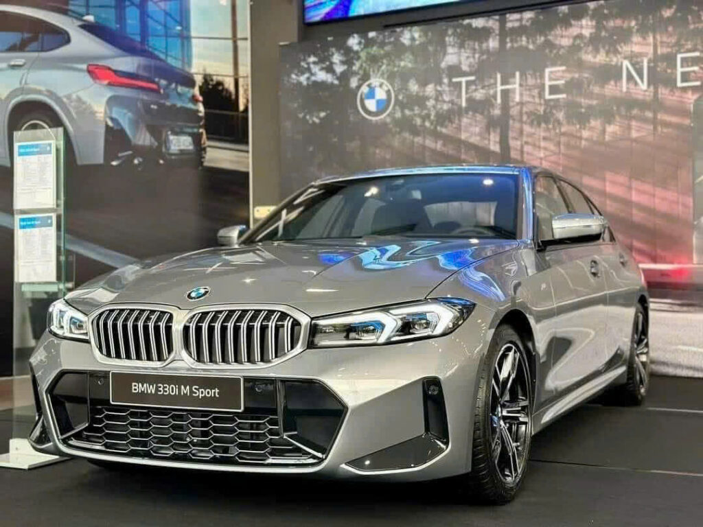 Giá Xe BMW 2 Tỷ – Đánh Giá và Lựa Chọn Xe Sang tại BMW Phú Mỹ Hưng Giá Xe BMW 2 Tỷ | BMW 3 Series Phân Khúc 5 Chỗ Sedan
