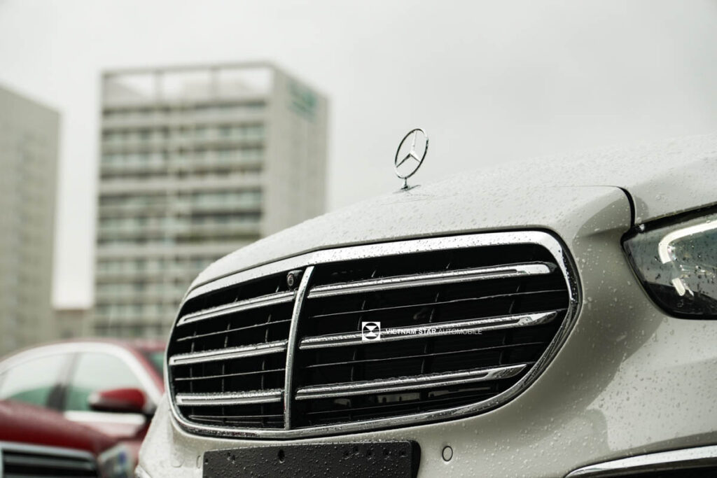 Giá Xe Mercedes E200 Exclusive | Khuyến Mãi Mới Nhất 2025 Giá Xe Mercedes E200 Exclusive