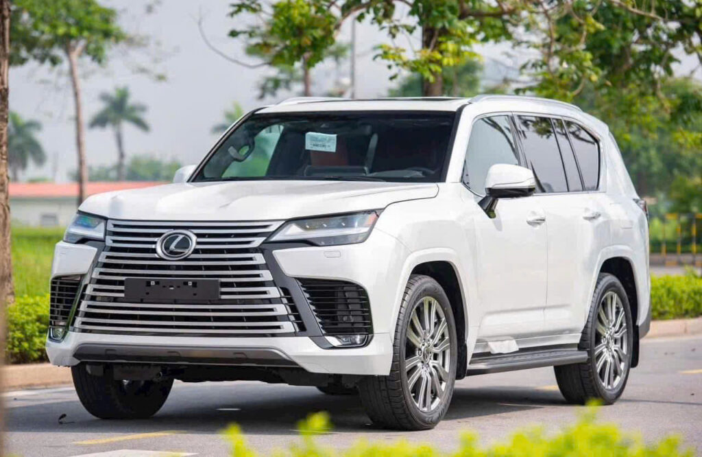Lexus LX 600 Urban Lexus LX 600 Urban Lăn Bánh Việt Nam
