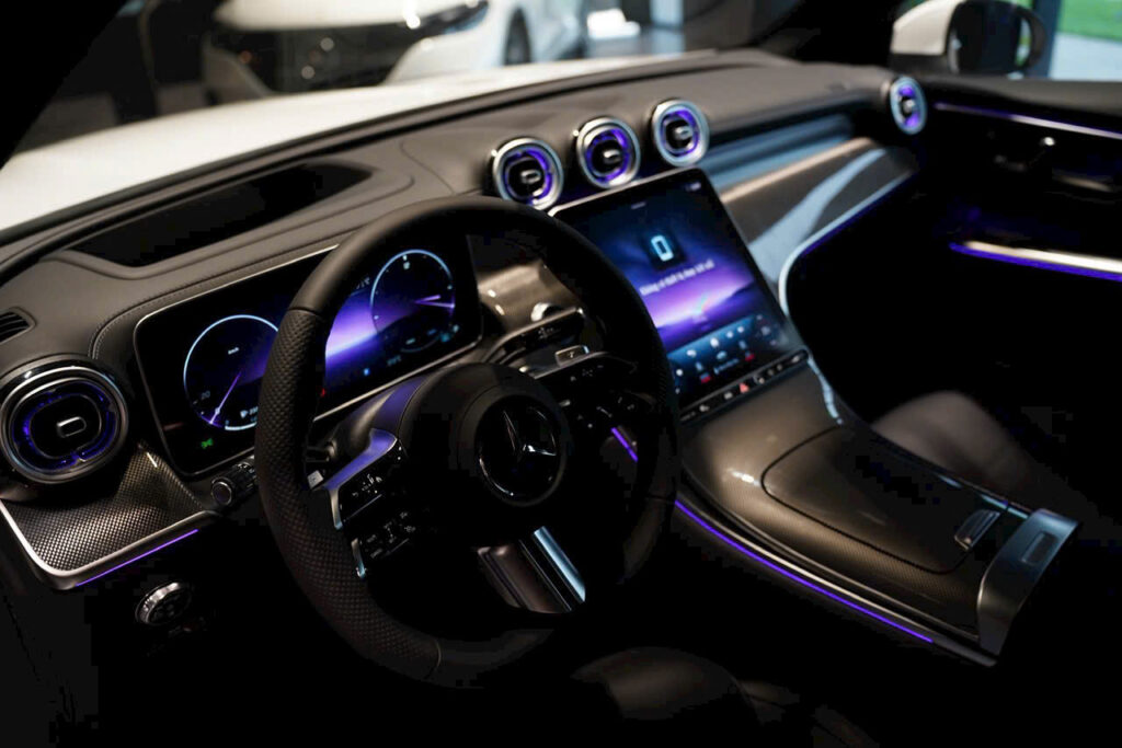 Mercedes-Benz GLC 300 4Matic - Những Điều Cần Biết Trước Khi Mua Xe Mercedes-Benz GLC 300 4Matic