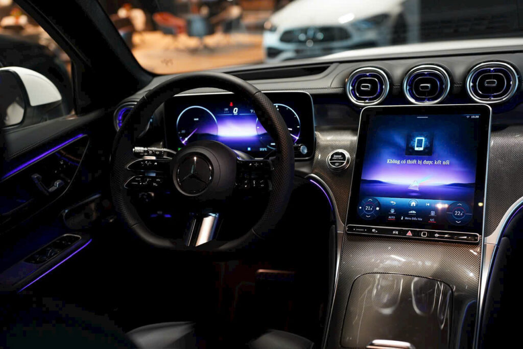 Mercedes-Benz GLC 300 4Matic - Những Điều Cần Biết Trước Khi Mua Xe Mercedes-Benz GLC 300 4Matic