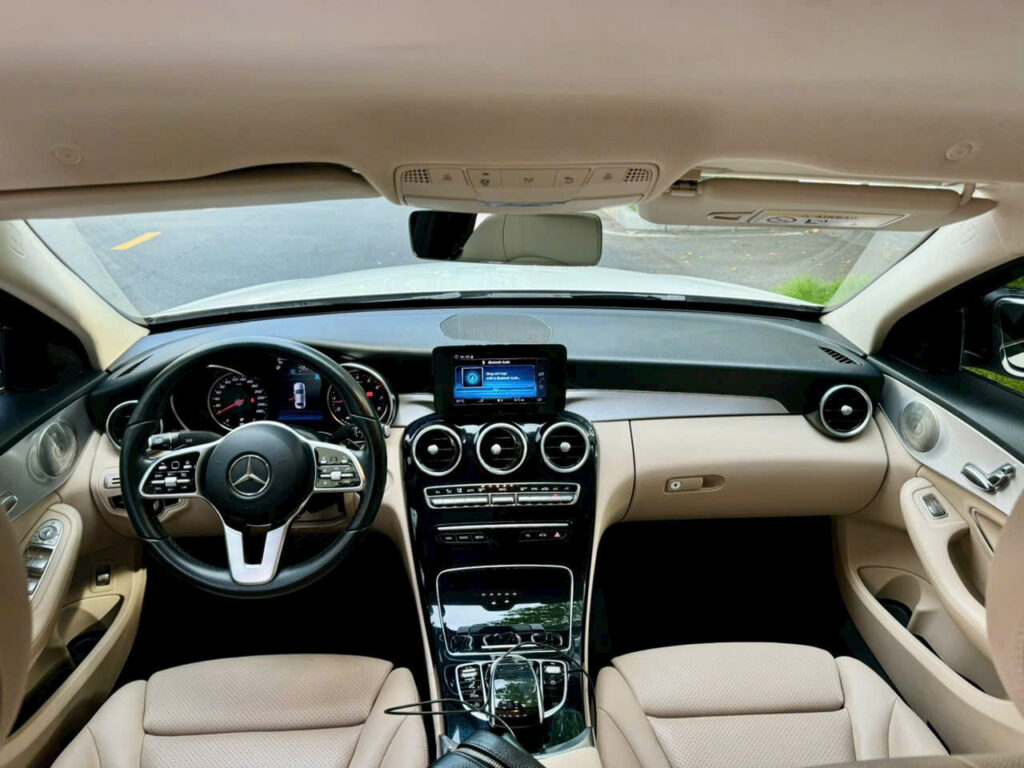 Mercedes C180 AMG | Đánh Giá Xe Và Khuyến Mãi Mới Nhất Nội Thất Mercedes C180 AMG