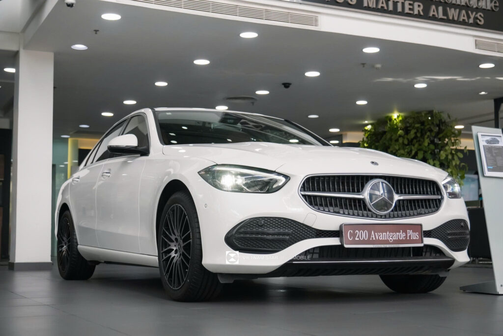 Khám Phá Mercedes C200 AMG 2025 – Giá Lăn Bánh Và Lý Do Nên Sở Hữu C200 V2 Mercedes C200 2025 Phiên Bản Mercedes C200 AMG V2