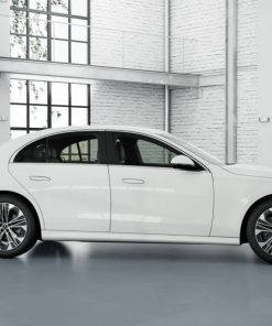 Mercedes-Benz E200 Avantgarde Thân Xe Mercedes E200 Avantgarde Mềm Mại và Sang Trọng