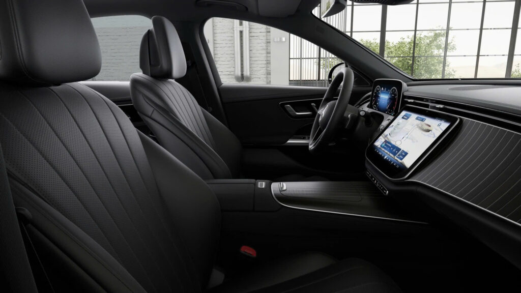 Mercedes E200 Avantgarde Nội Thất Màu Đen