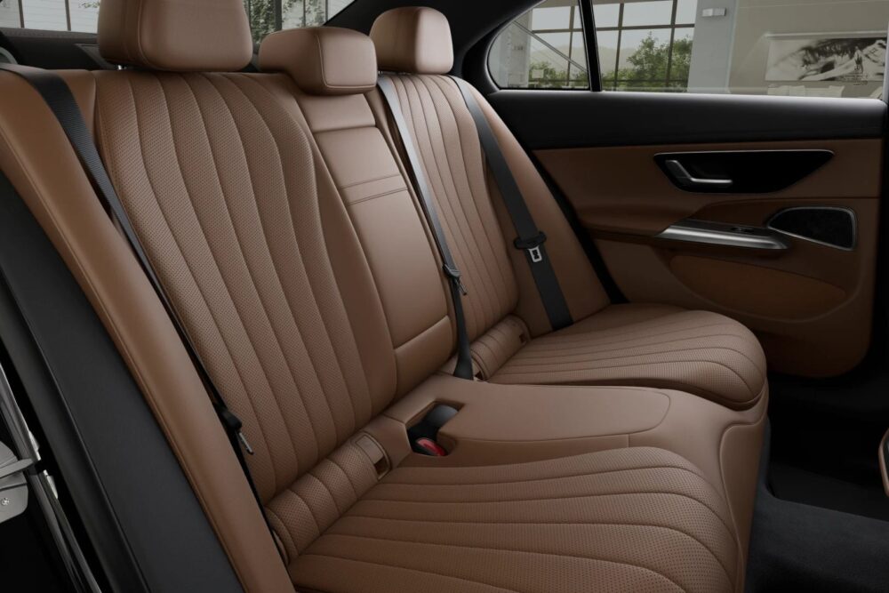Mercedes E200 Avantgarde Noi That Mau Nau 4