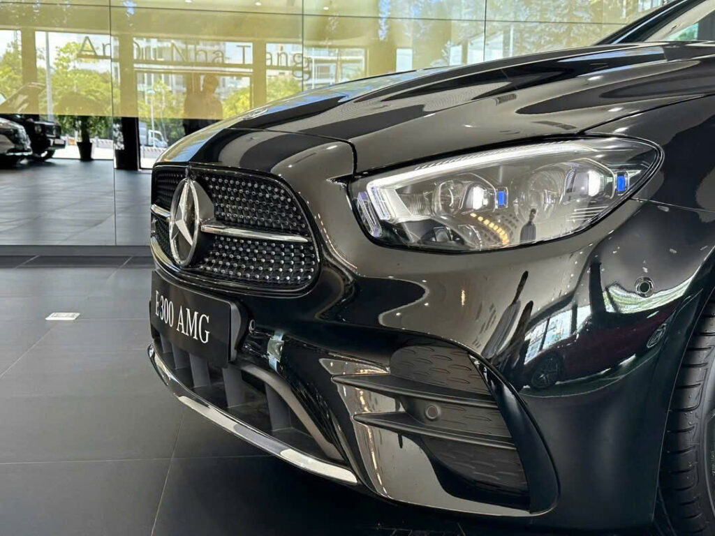 Mercedes E300 AMG Giá Bao Nhiêu? Giá Lăn Bánh Tại Việt Nam 2025 Mercedes E300 AMG Giá Bao Nhiêu