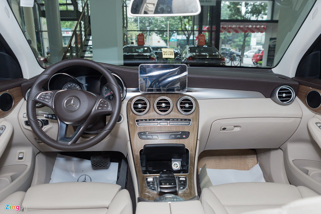 Mercedes GLC 250 – Giá, Đánh Giá Và Những Điều Bạn Cần Biết Trước Khi Mua Mercedes GLC 250 4Matic