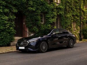 Các mẫu sedan Mercedes Giá Lăn Bánh 2025