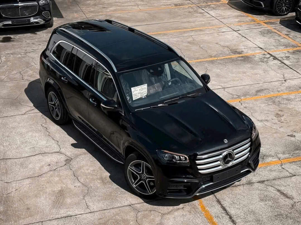 GLS 450 Màu Đen Lăn Bánh Mercedes Hồ Chí Minh: Lựa Chọn Đẳng Cấp Cho SUV 7 Chỗ GLS 450 Màu Đen Lăn Bánh Mercedes Hồ Chí Minh