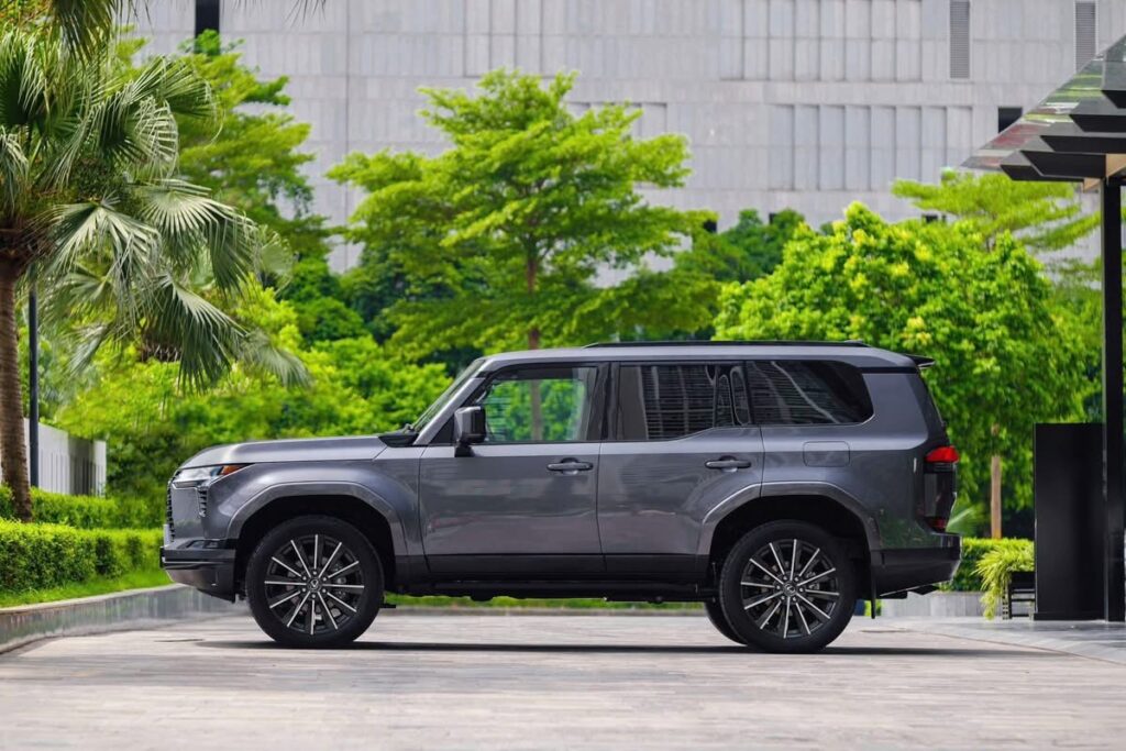 Lexus GX 550 Lexus GX 550 SUV Hạng Sang 7 Chỗ Đa Dụng & Đẳng Cấp