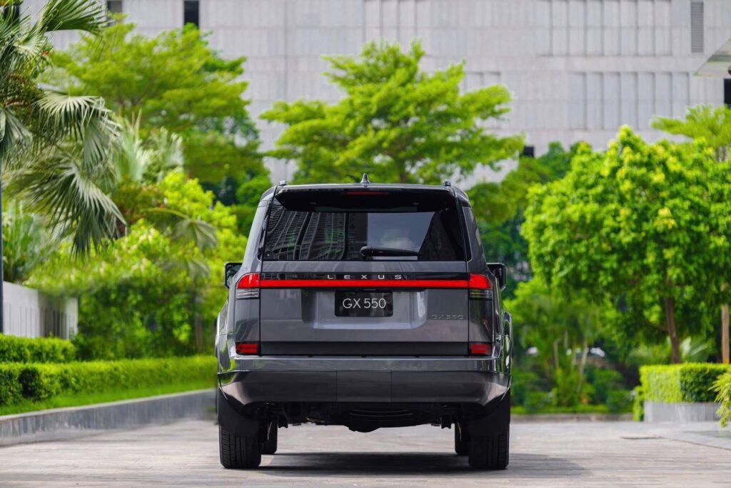 Lexus GX 550 Lexus GX 550 SUV Hạng Sang 7 Chỗ Đa Dụng & Đẳng Cấp