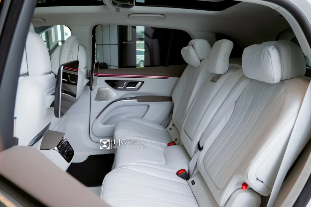 Mercedes Benz EQS 500 4Matic SUV 10