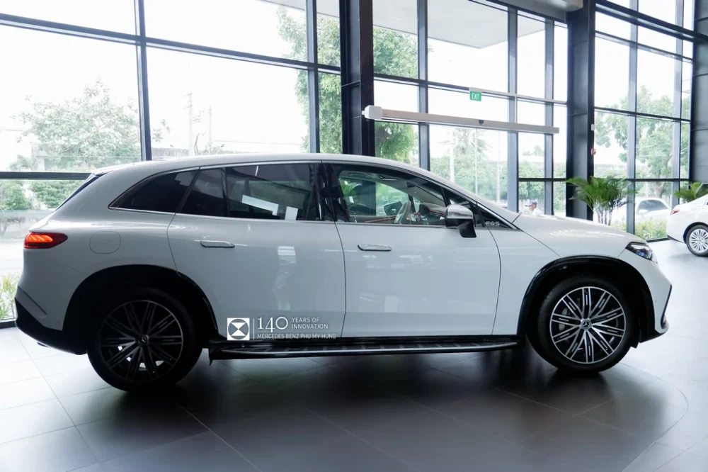 Mercedes Benz EQS 500 4Matic SUV 5