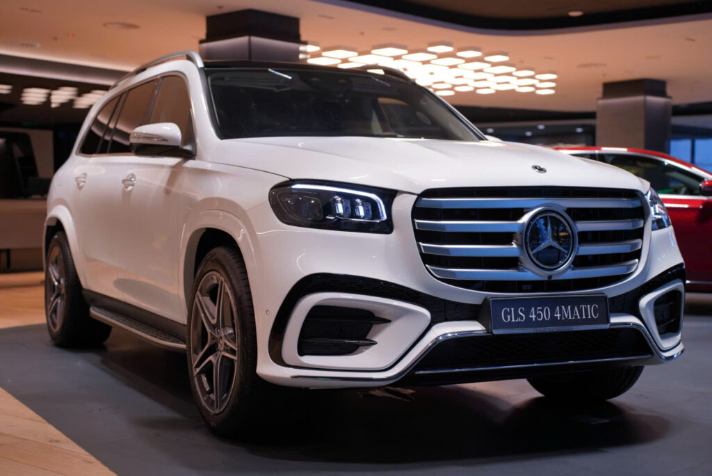 Mercedes-Benz GLS 450 4Matic Lăn Bánh Tại Bình Dương