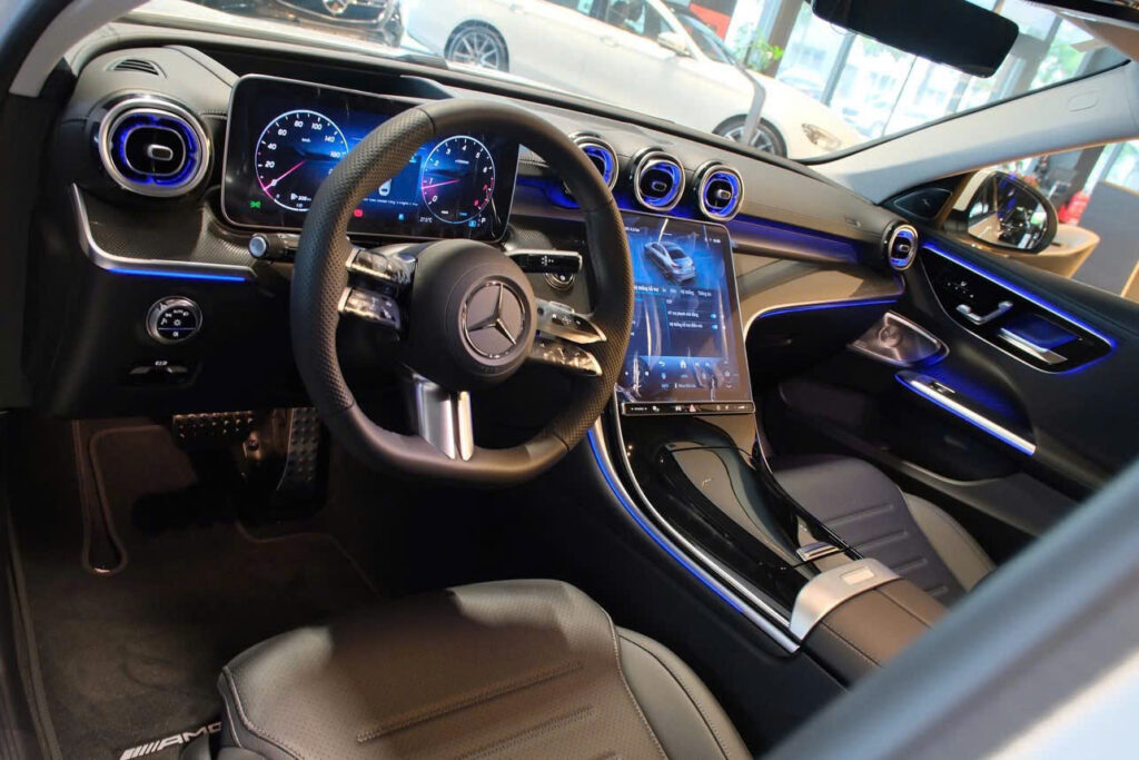 Mercedes C300 AMG Thông Số Kỹ Thuật, Giá Lăn Bánh 2025 Mercedes C300 AMG Thông Số Kỹ Thuật
