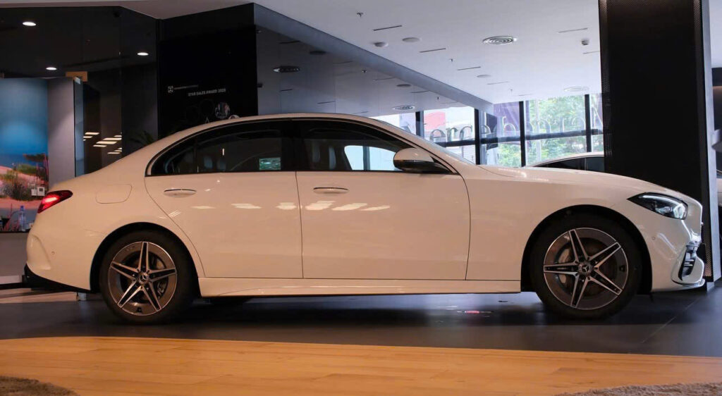 Mercedes C300 AMG Thông Số Kỹ Thuật, Giá Lăn Bánh 2025 Mercedes C300 AMG Thông Số Kỹ Thuật