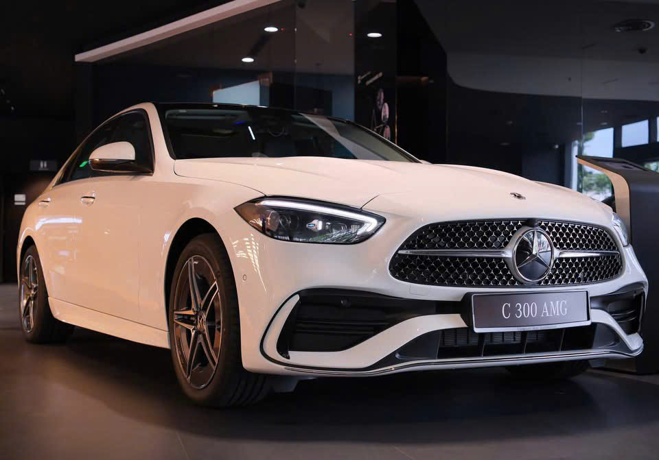 Mercedes C300 AMG Thông Số Kỹ Thuật, Giá Lăn Bánh 2025 Mercedes C300 AMG Thông Số Kỹ Thuật