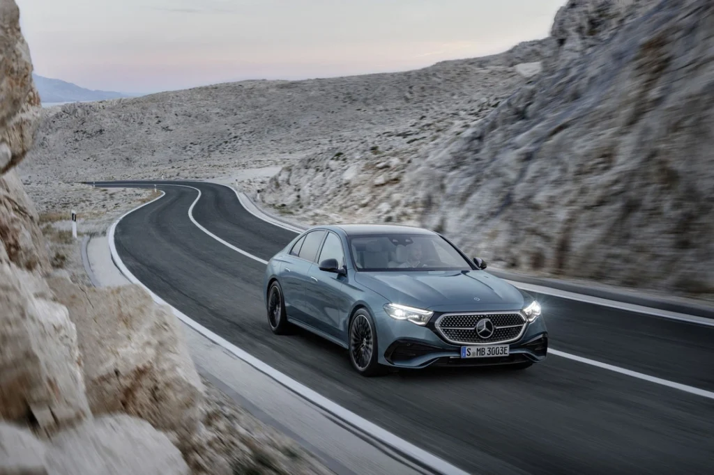Mercedes E-Class Có Những Mẫu Xe Nào Năm 2025? Giá Xe và Tư Vấn Mua Xe Mer Mercedes E-Class Có Những Mẫu Xe Nào