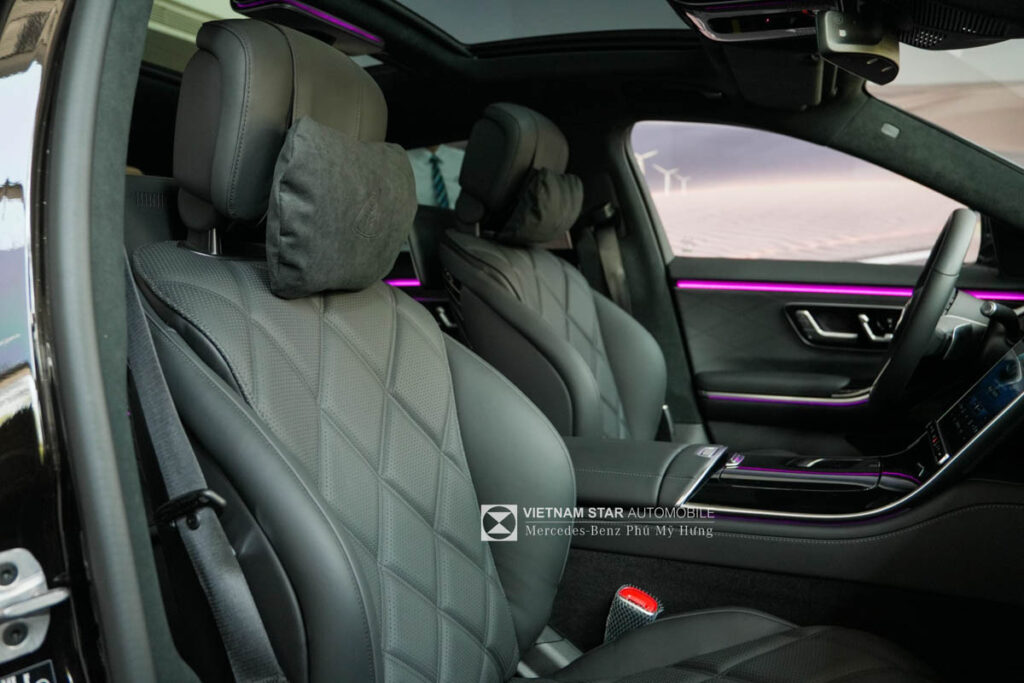 Nội Thất Maybach S450: Đỉnh Cao Nghệ Thuật – Trải Nghiệm Xa Xỉ Qua Năm Giác Quan Nội Thất Maybach S450 Với Ghế Da Nappa Maybach Cao Cấp