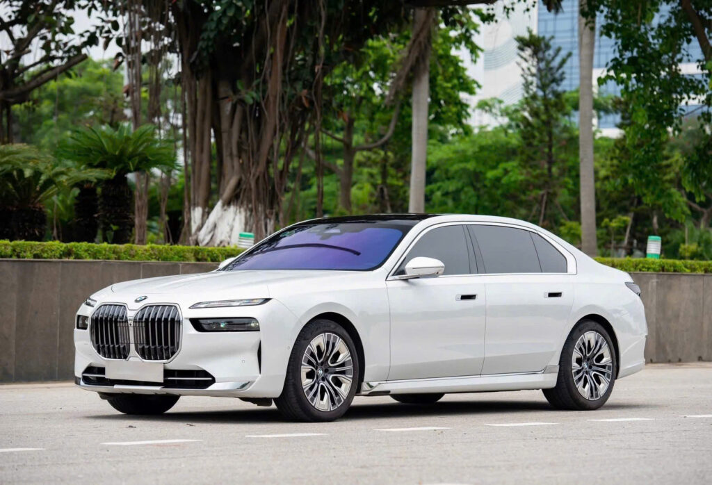 BMW 740i Pure Excellence BMW 740i Pure Excellence