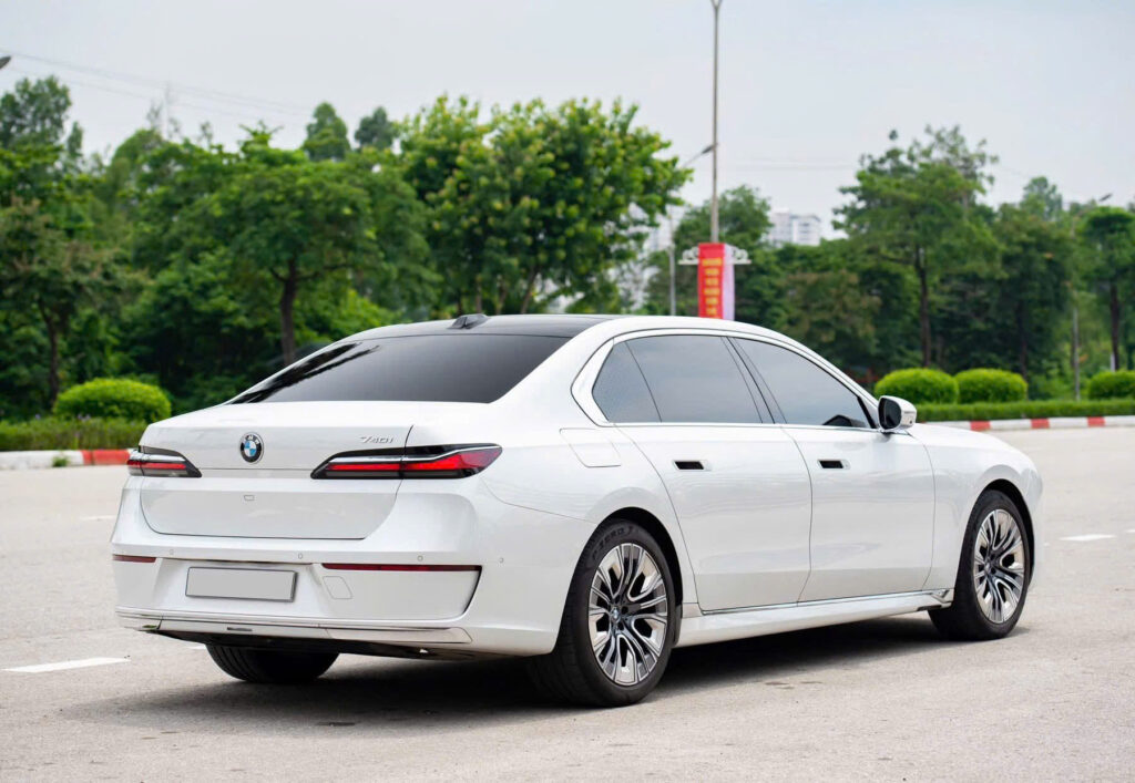 BMW 740i Pure Excellence BMW 740i Pure Excellence