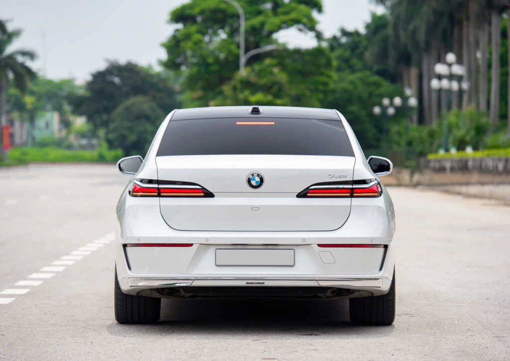 BMW 740i Pure Excellence BMW 740i Pure Excellence