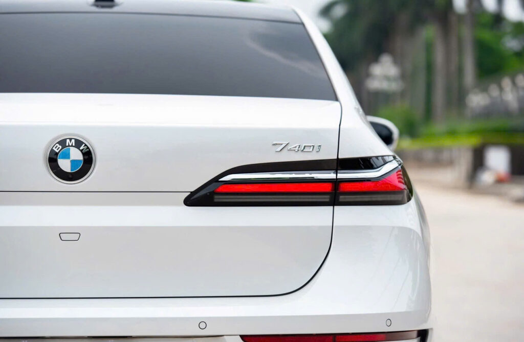 BMW 740i Pure Excellence BMW 740i Pure Excellence