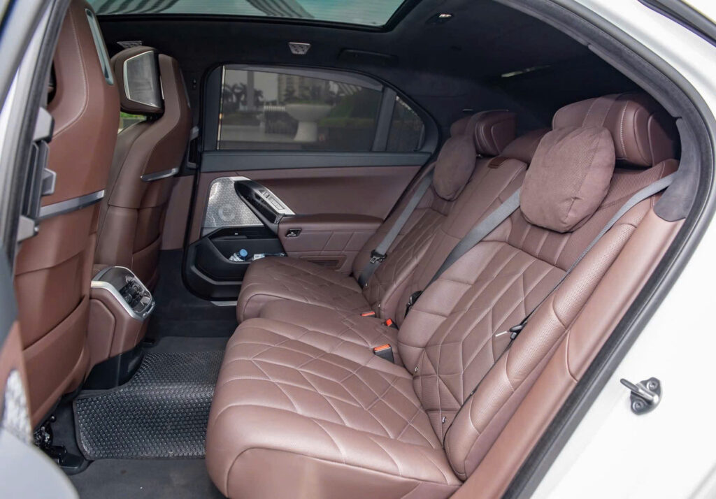 BMW 740i Pure Excellence BMW 740i Pure Excellence