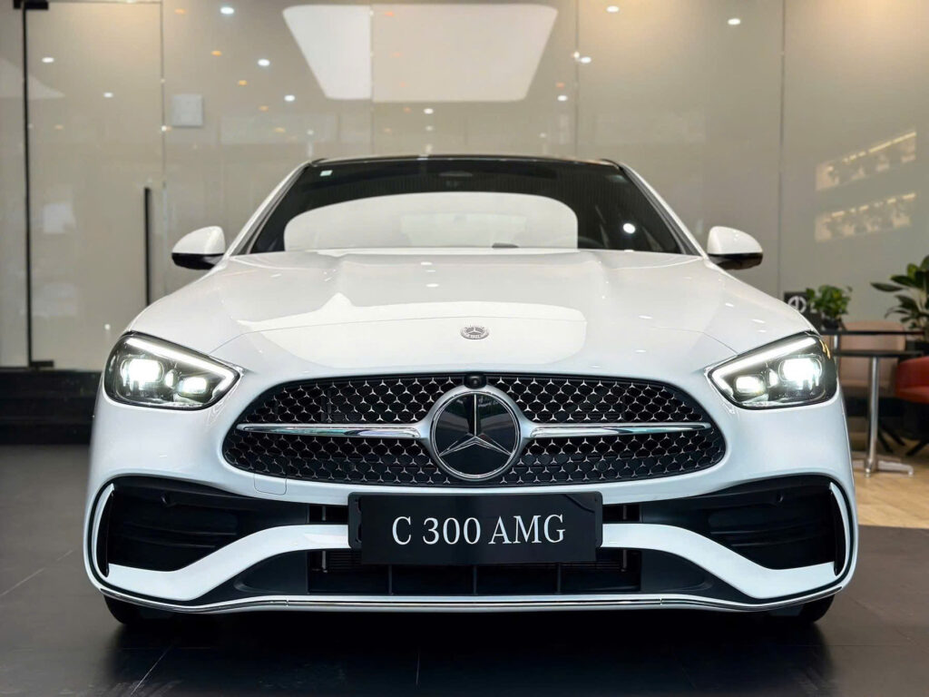 Mercedes C300 AMG giá lăn bánh tại Nha Trang