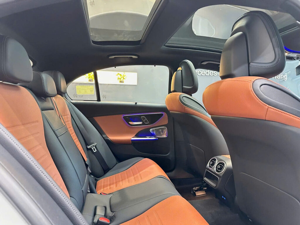 Mercedes C300 AMG giá lăn bánh tại Nha Trang
