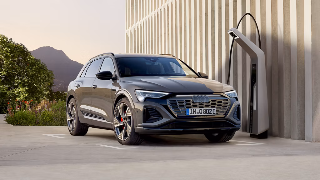 Giá Xe Điên Audi Q8 e-tron
