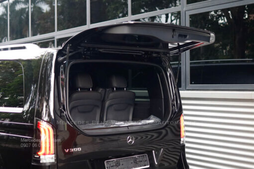 Mercedes-Benz V300 AMG Lăn Bánh Tại Việt Nam