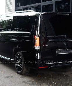 Mercedes-Benz V300 AMG Mercedes-Benz V300 AMG Màu Đen Lăn Bánh Tại TP Hồ Chí Minh