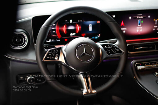 Mercedes-Benz V300 AMG Lăn Bánh Tại Việt Nam