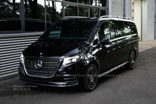 Mercedes-Benz V300 AMG Lăn Bánh Tại Việt Nam