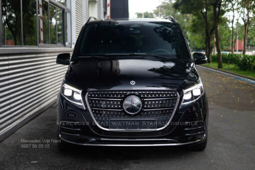Mercedes-Benz V300 AMG Lăn Bánh Tại Việt Nam