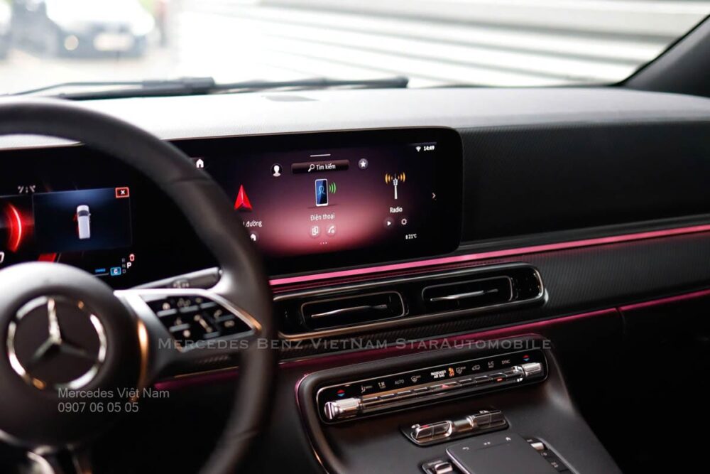 Mercedes-Benz V300 AMG Trang Bị MBUX với màn hình cảm ứng 12,3 inch