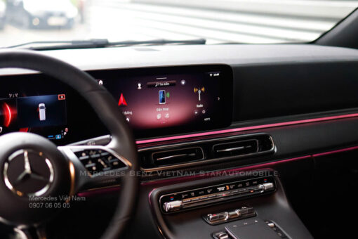 Mercedes-Benz V300 AMG Trang Bị MBUX với màn hình cảm ứng 12,3 inch