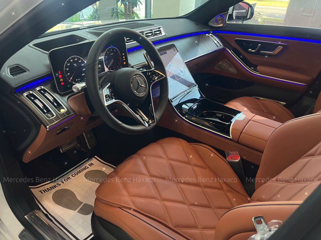 Nội Thất Mercedes-Maybach S680 4Matic Màu Trắng