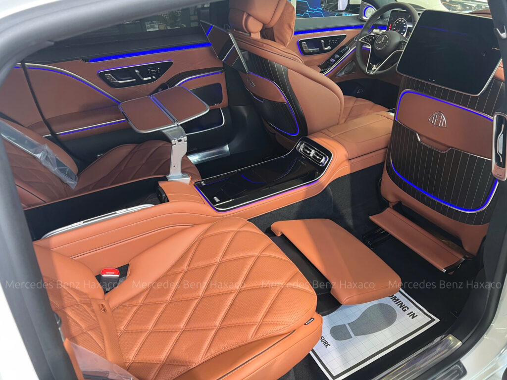 Nội Thất Mercedes-Maybach S680 4Matic Màu Trắng