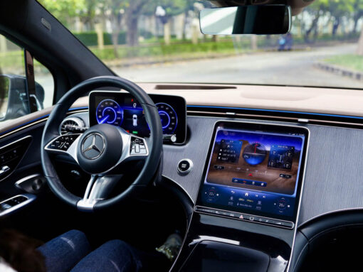 Xe Luot Chinh Hang Mercedes EQE 500 4Matic Cu 17 1