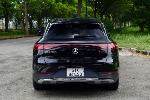 Xe Luot Chinh Hang Mercedes EQE 500 4Matic Cu 5