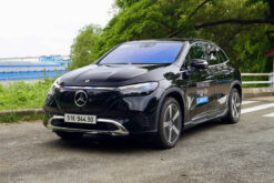 Xe Luot Chinh Hang Mercedes EQE 500 4Matic Cu 7