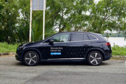 Xe Luot Chinh Hang Mercedes EQE 500 4Matic Cu 8